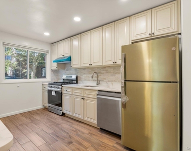 4401 Skillman Avenue - Photo Thumbnail 10