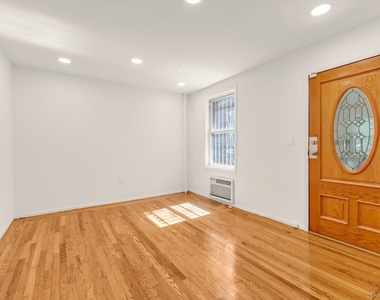4401 Skillman Avenue - Photo Thumbnail 6