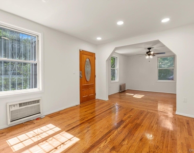 4401 Skillman Avenue - Photo Thumbnail 7