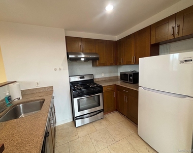 38-30 Parsons Blvd - Photo Thumbnail 19