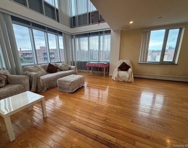 38-30 Parsons Blvd - Photo Thumbnail 17