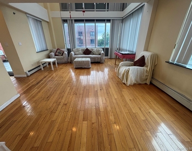 38-30 Parsons Blvd - Photo Thumbnail 16