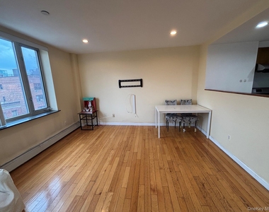 38-30 Parsons Blvd - Photo Thumbnail 6