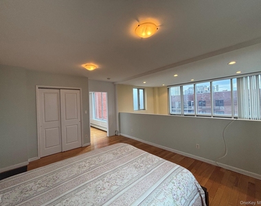 38-30 Parsons Blvd - Photo Thumbnail 14