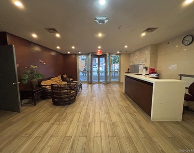 38-30 Parsons Blvd - Photo Thumbnail 1