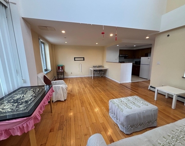 38-30 Parsons Blvd - Photo Thumbnail 5