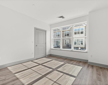 75 Forester Avenue - Photo Thumbnail 8