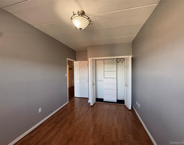 65-17 242nd Street - Photo Thumbnail 4