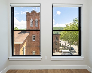 364 Main Street - Photo Thumbnail 5
