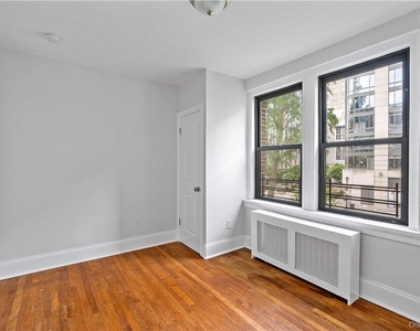 250 Martine Avenue - Photo Thumbnail 14