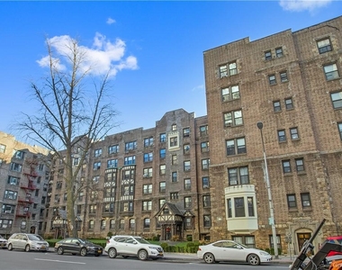 250 Martine Avenue - Photo Thumbnail 18