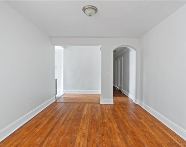 250 Martine Avenue - Photo Thumbnail 6