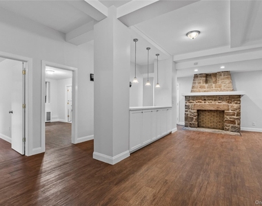 232 Martine Avenue - Photo Thumbnail 2