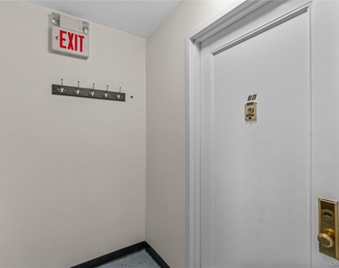 232 Martine Avenue - Photo Thumbnail 18