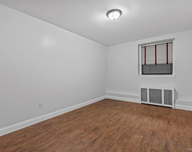 232 Martine Avenue - Photo Thumbnail 9