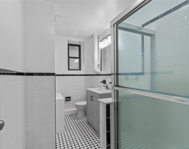 232 Martine Avenue - Photo Thumbnail 17