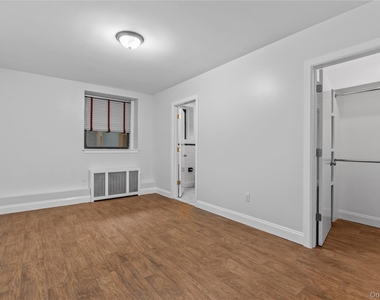 232 Martine Avenue - Photo Thumbnail 8