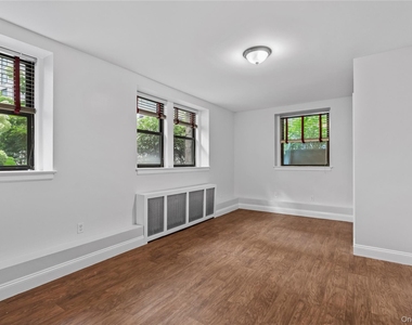 232 Martine Avenue - Photo Thumbnail 15