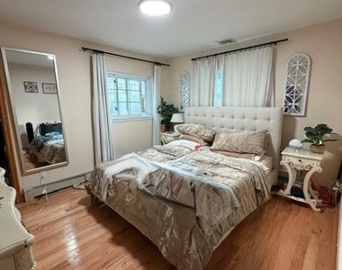 1001 5th Avenue - Photo Thumbnail 5
