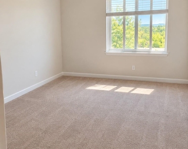1308 Eagles Ridge Road - Photo Thumbnail 2