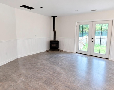 88 Pleasant Avenue - Photo Thumbnail 8
