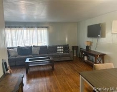 307 Fernside Place - Photo Thumbnail 2
