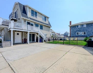 30 Buffalo Avenue - Photo Thumbnail 1