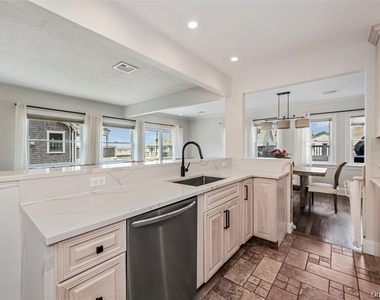 30 Buffalo Avenue - Photo Thumbnail 5