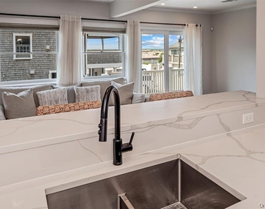 30 Buffalo Avenue - Photo Thumbnail 6
