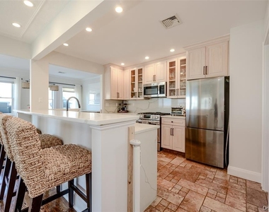 30 Buffalo Avenue - Photo Thumbnail 8