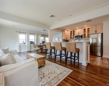 30 Buffalo Avenue - Photo Thumbnail 3