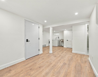 60 Mirin Avenue - Photo Thumbnail 14