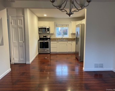 368 Ontario Street - Photo Thumbnail 11