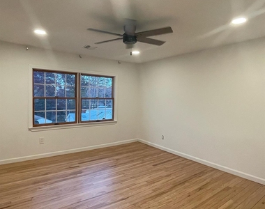 368 Ontario Street - Photo Thumbnail 10