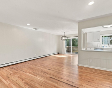 52 Kensington Drive - Photo Thumbnail 4