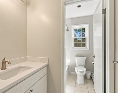 52 Kensington Drive - Photo Thumbnail 13