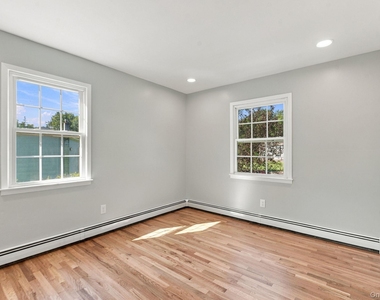 52 Kensington Drive - Photo Thumbnail 17