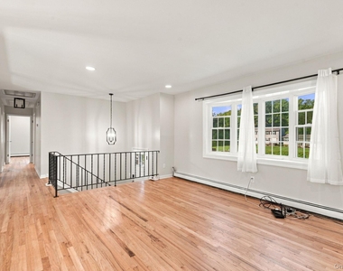 52 Kensington Drive - Photo Thumbnail 6
