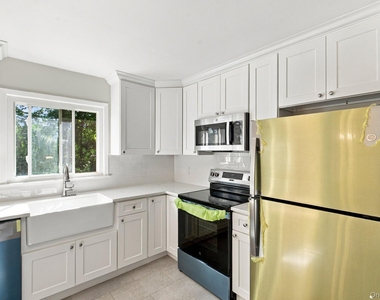 52 Kensington Drive - Photo Thumbnail 12