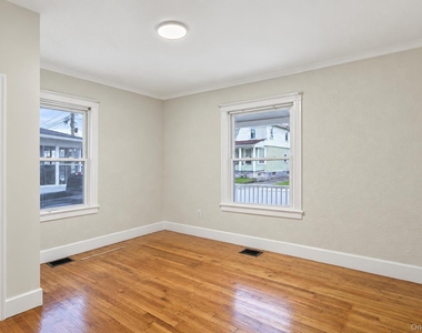 54 Ogden Street - Photo Thumbnail 19