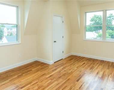 23 E Main Street - Photo Thumbnail 10