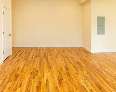 23 E Main Street - Photo Thumbnail 6
