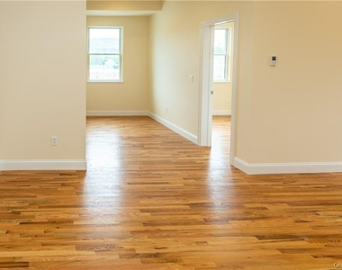 23 E Main Street - Photo Thumbnail 9