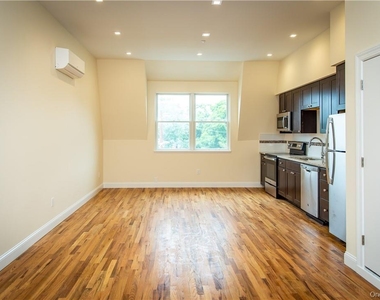 23 E Main Street - Photo Thumbnail 3