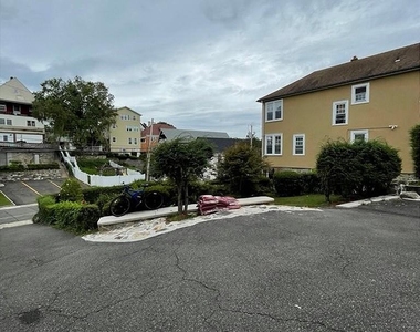 135 Wallace Street - Photo Thumbnail 2