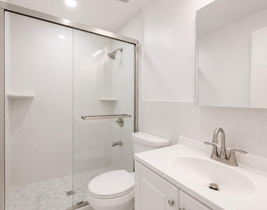 18940 44th Avenue - Photo Thumbnail 5