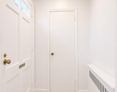 18940 44th Avenue - Photo Thumbnail 8