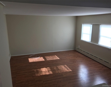 278 14th Avenue - Photo Thumbnail 4