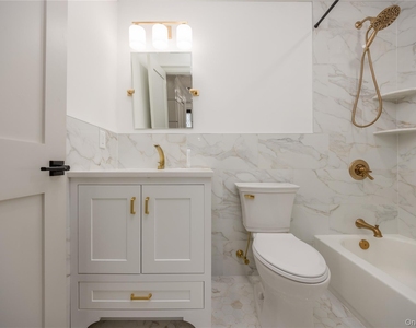 1 Victoria Lane - Photo Thumbnail 17