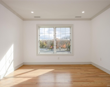 1 Victoria Lane - Photo Thumbnail 16